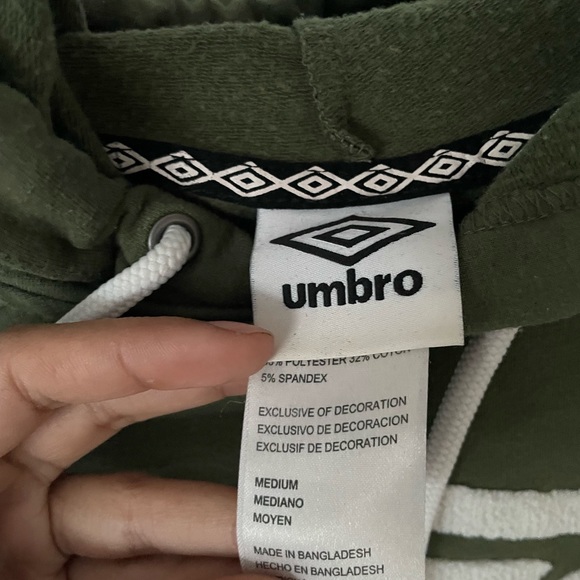 Umbro sleeveless athletic sweater - Picture 3 of 4